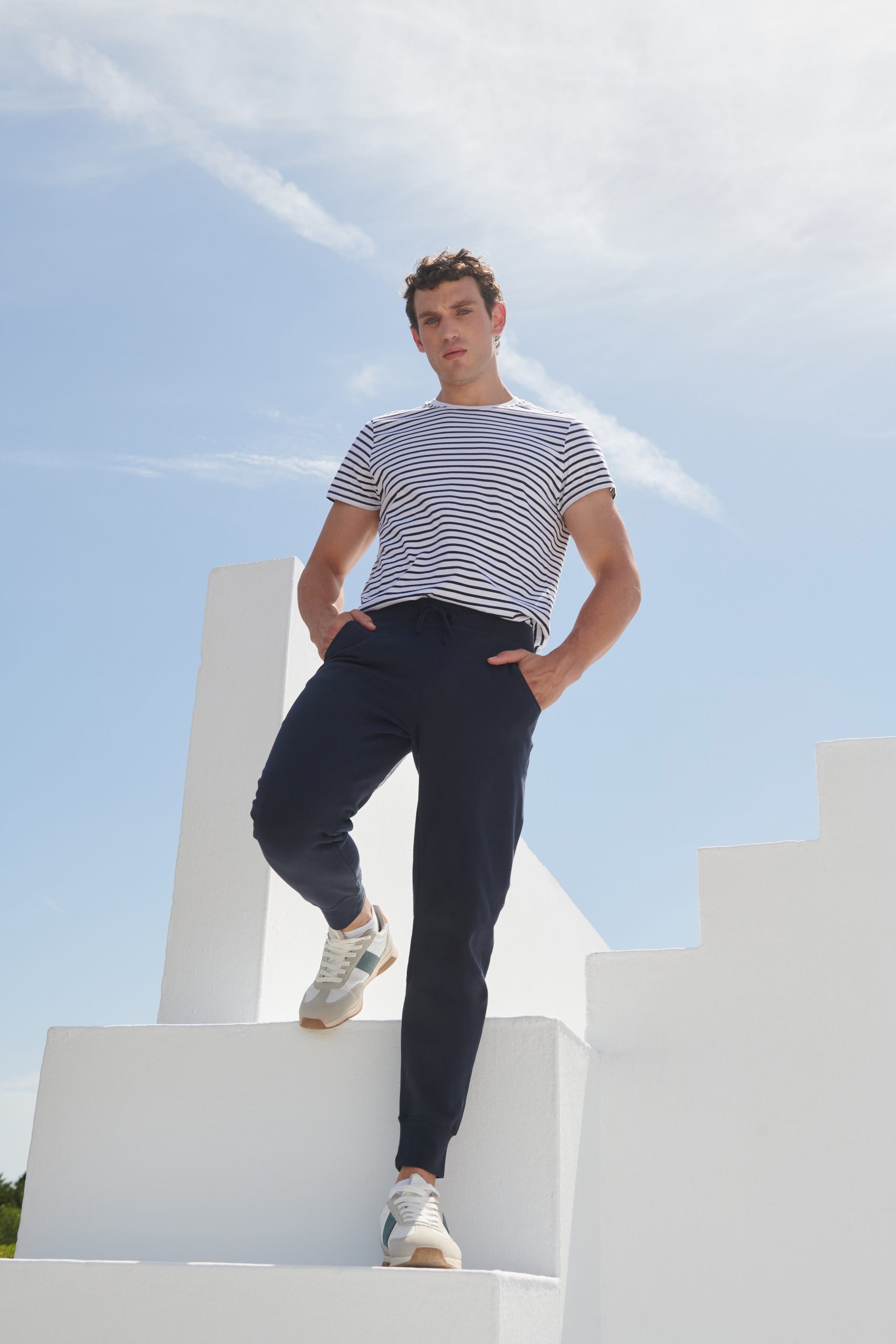 Men’s Slim Fit Cuffed Joggers in Navy